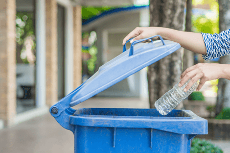 可持续性回收垃圾箱塑料瓶